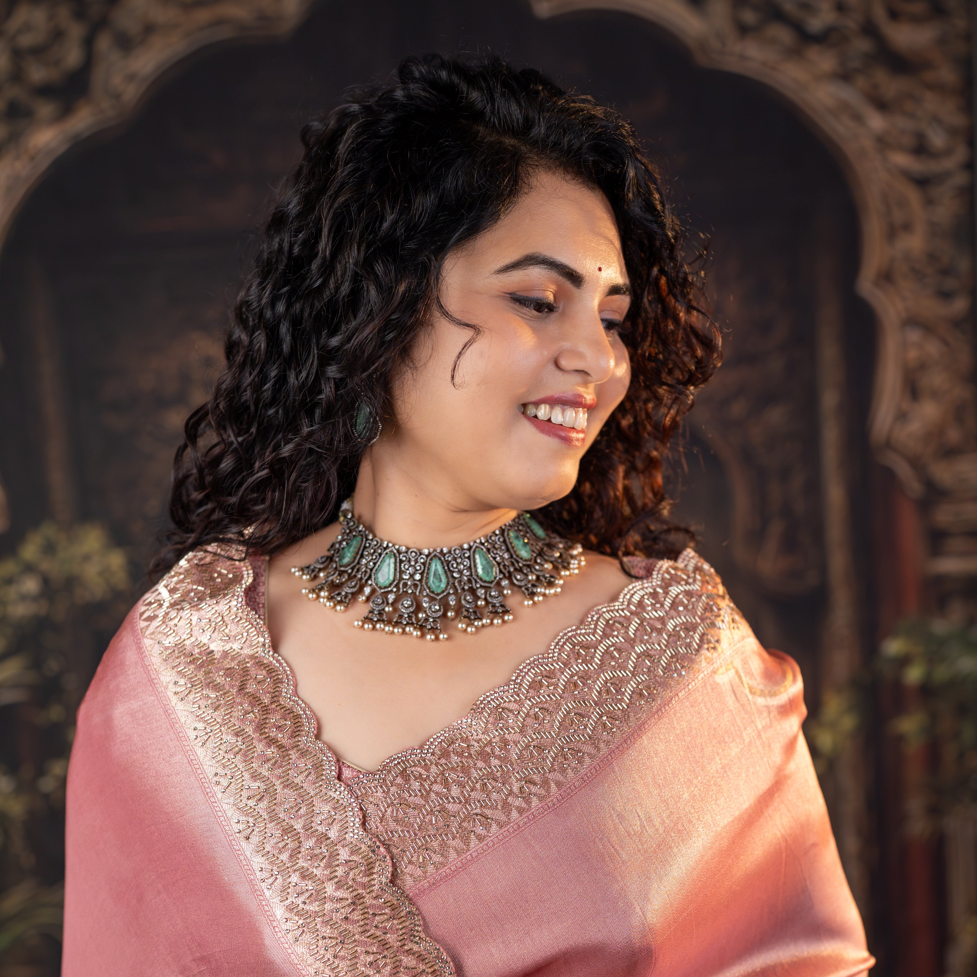 Premium Giraffe Silk Saree with Zari Weaving Border
