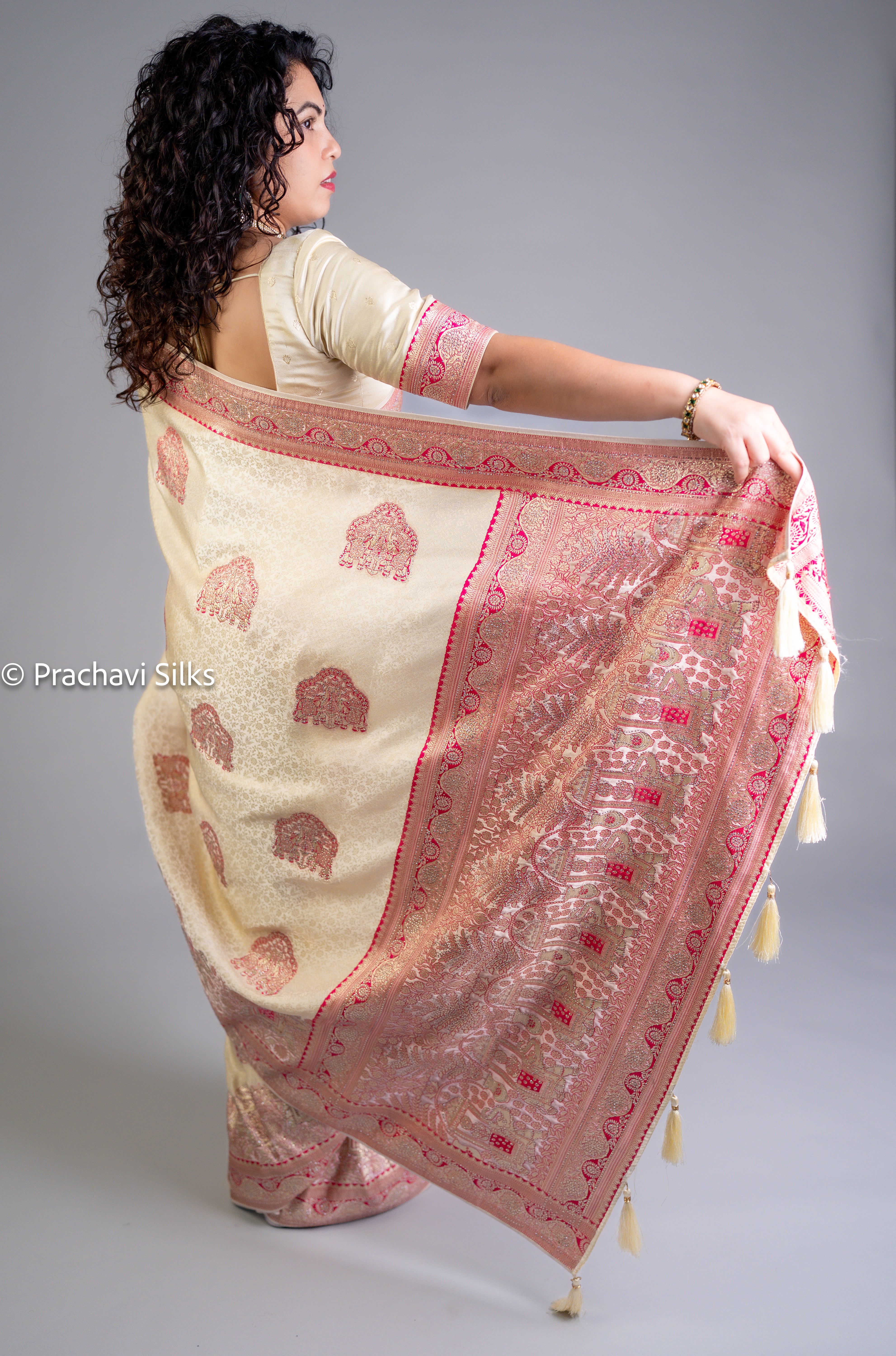 Ivory Gold Saree with Heavy Zari Pallu & Ethnic Butta Design