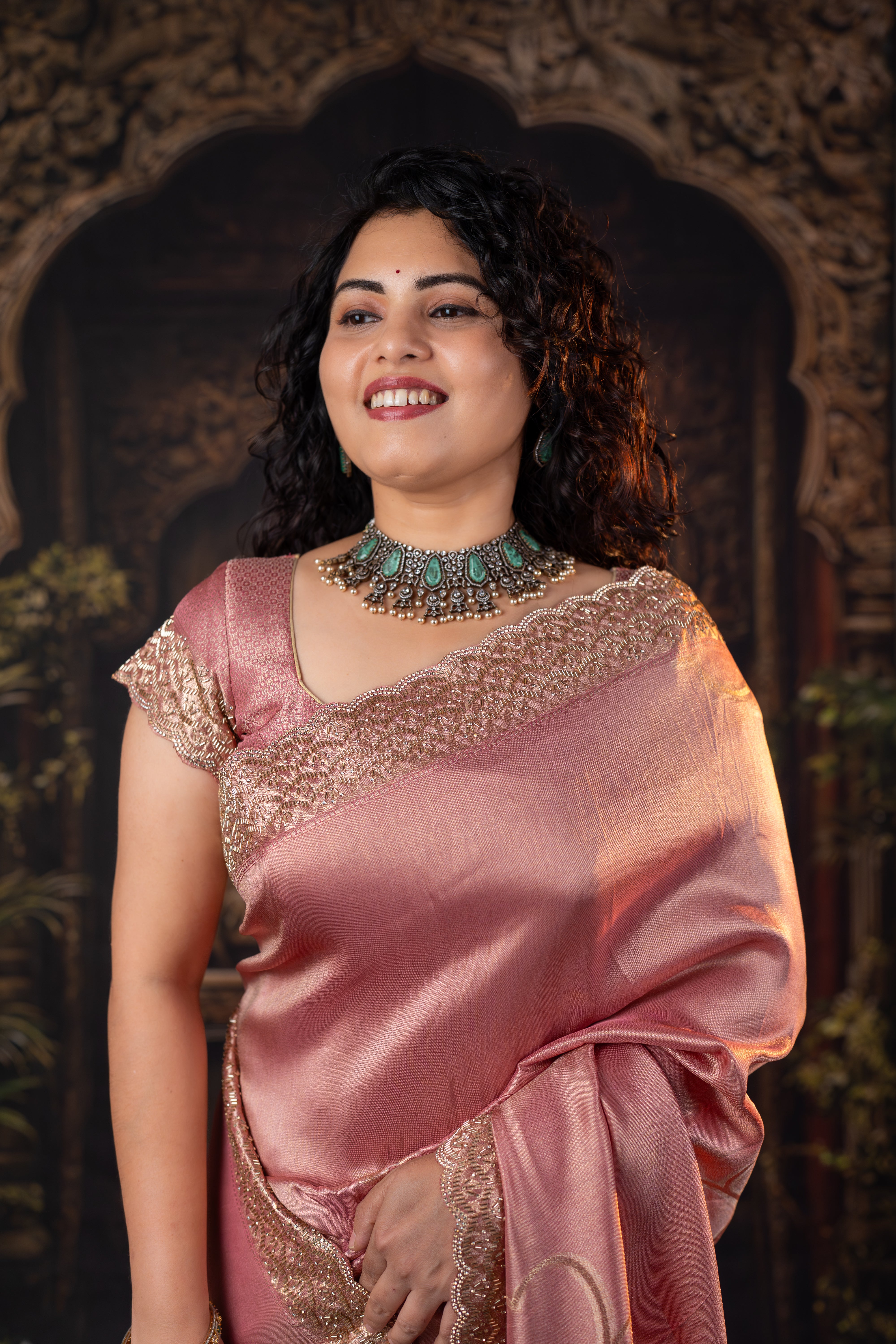 Premium Giraffe Silk Saree with Zari Weaving Border