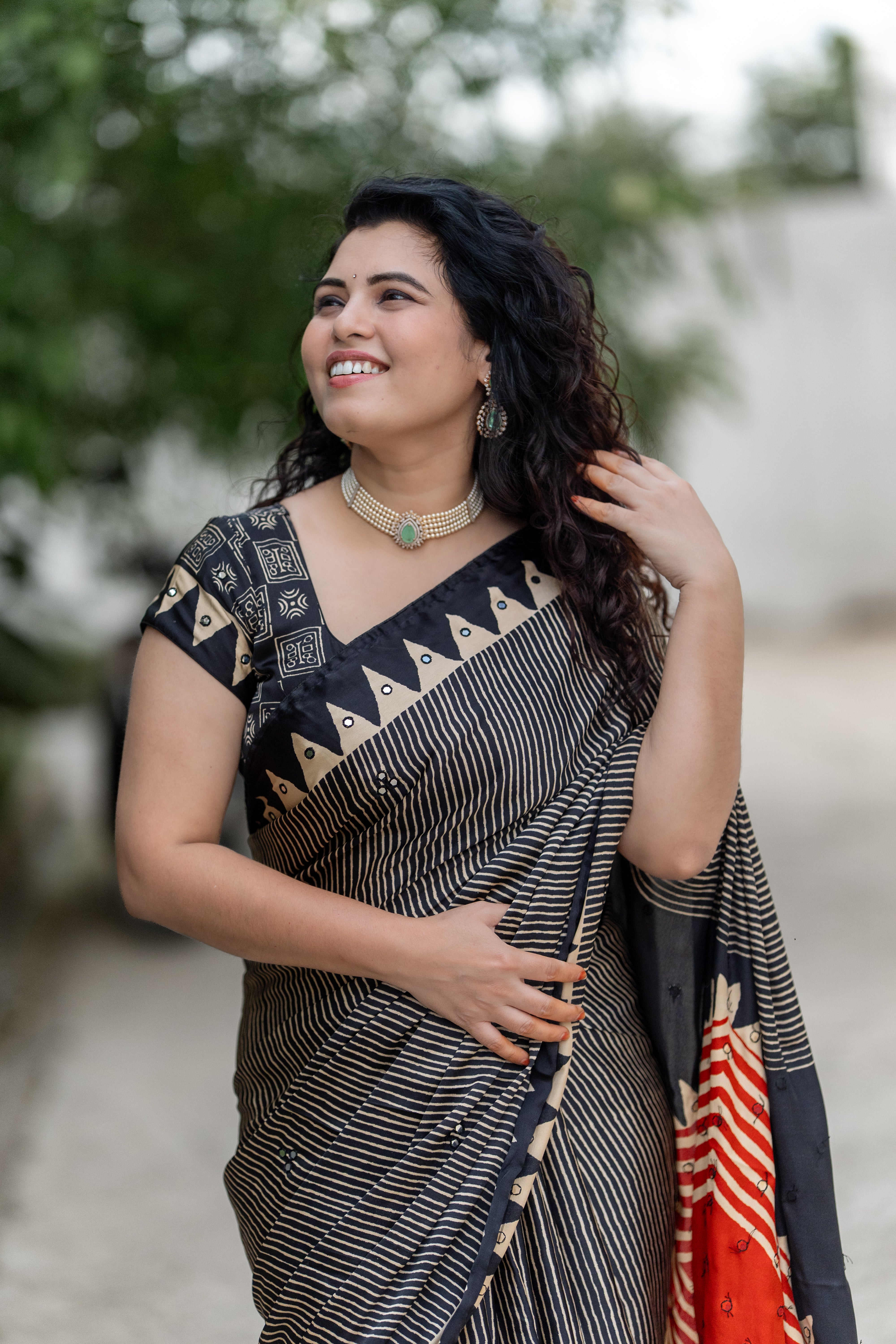 Pure Gajji Silk Saree – Black with Artistic Printed Pallu
